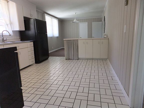 Kitchen with dinning area