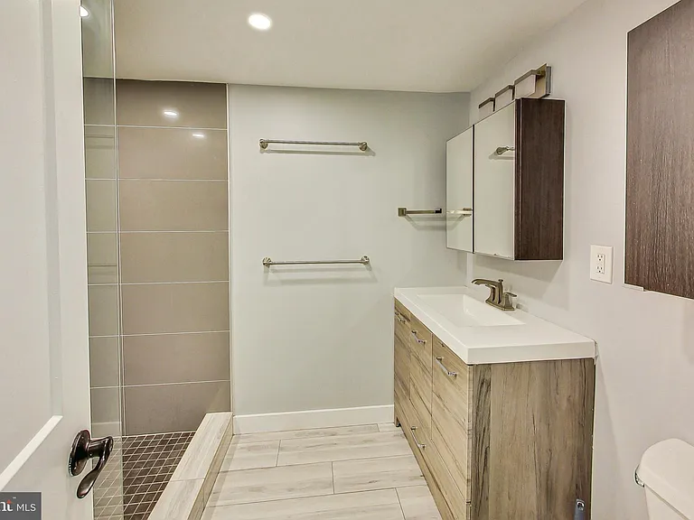 5008 6th Pl NE — Photo 19