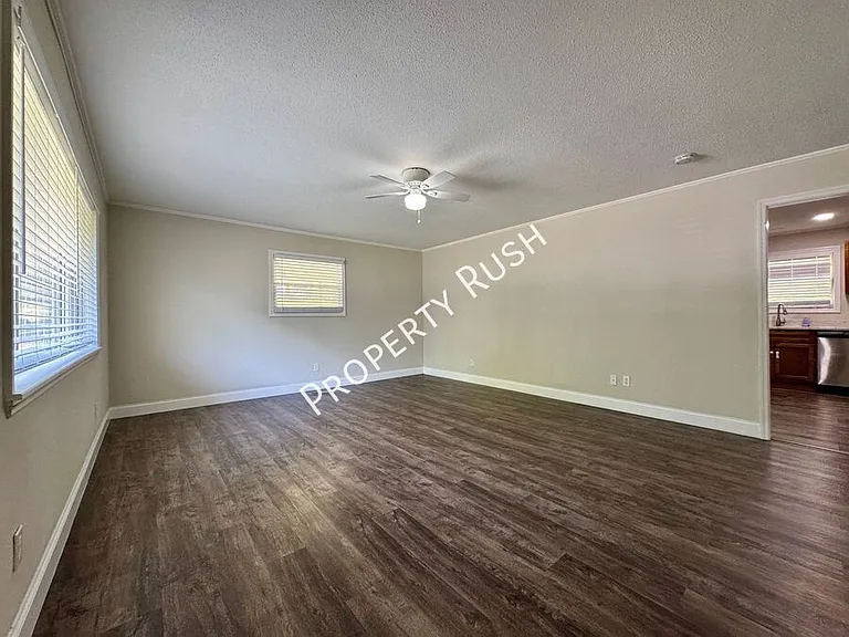 209 Signal View St — Photo 5