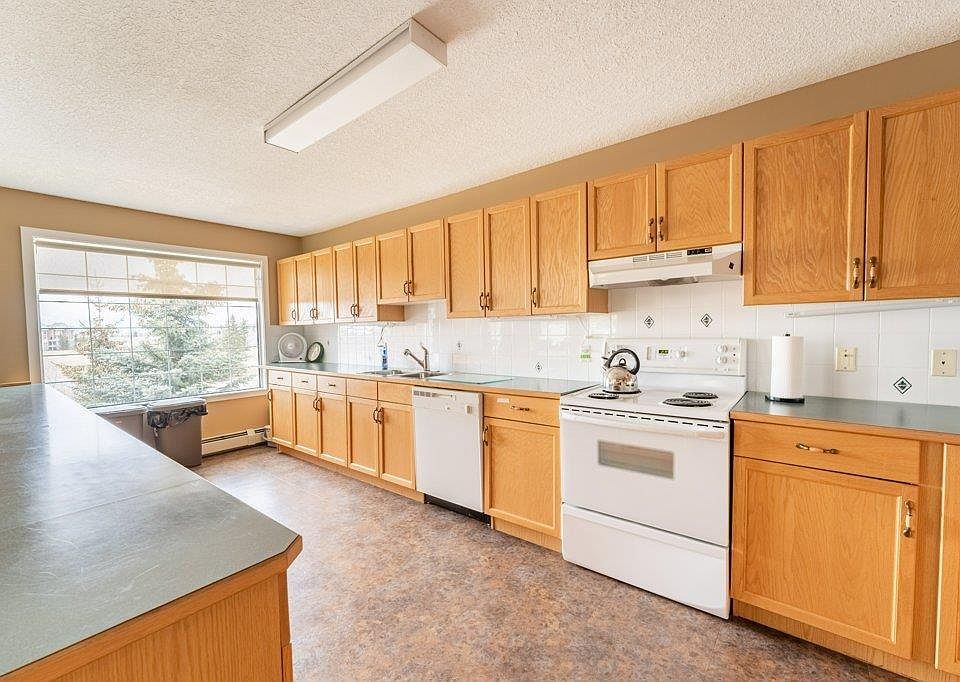 6868 E Sierra Morena Blvd SW Calgary, AB, T3H3R6 Apartments for Rent