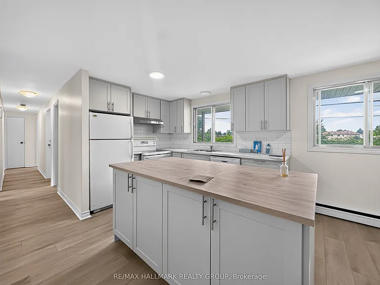 295 Amiens St — Photo 16