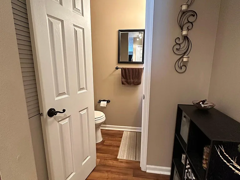 8015 Seabrook Dr — Photo 16