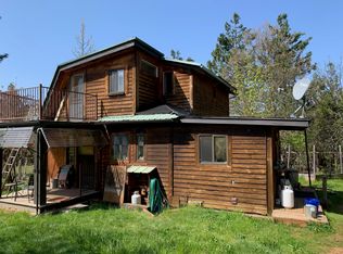 282 Reagor Ln, Cave Junction, OR 97523