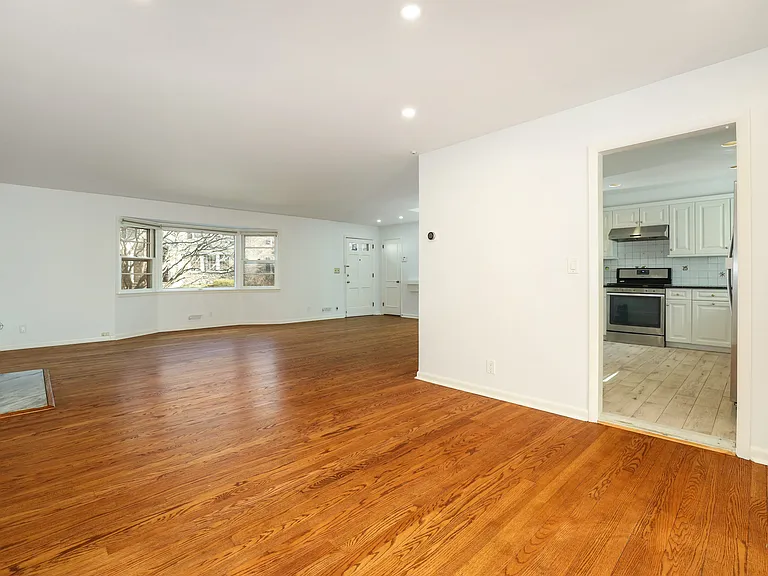 65 Lincoln Rd — Photo 4