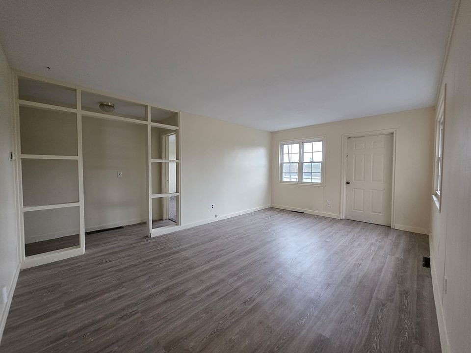 1st image of 64 Albany St #2