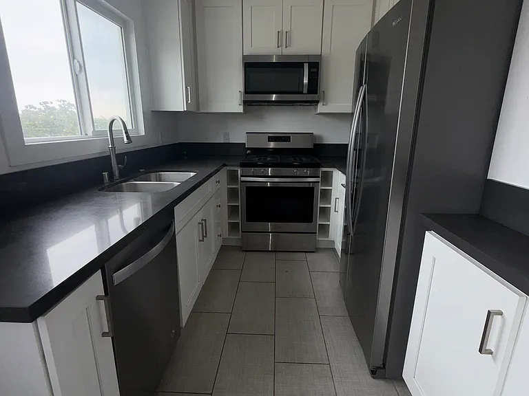 345 S Doheny Dr #304 — Photo 7