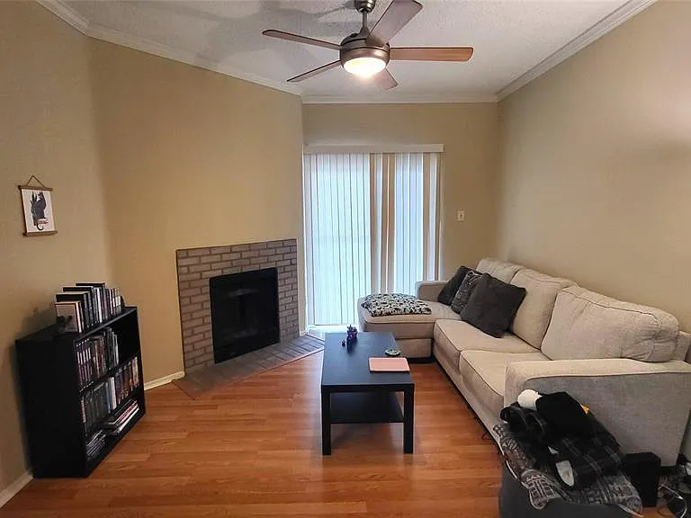 114 E 31st St #201 — Photo 1