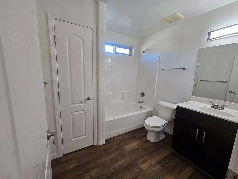470 Serenity Ct #B — Photo 8
