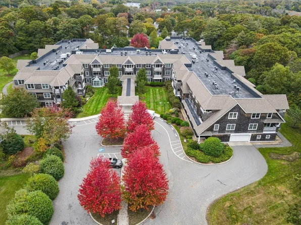 110 Dillingham Ave Unit 212, Falmouth, MA 02540