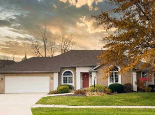 5415 Regents Park Rd, Rockford, IL 61107