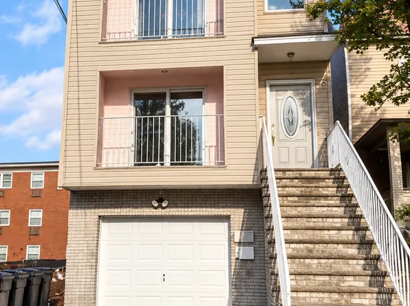105A North St #2, Bayonne, NJ 07002