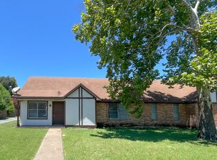 105 Lindenwood Ln N, Hewitt, TX 76643