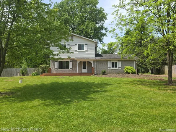 895 N Garner Rd, Milford, MI 48380