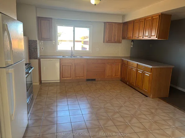 232 Barton St, Hamilton, ON L8E 2K5