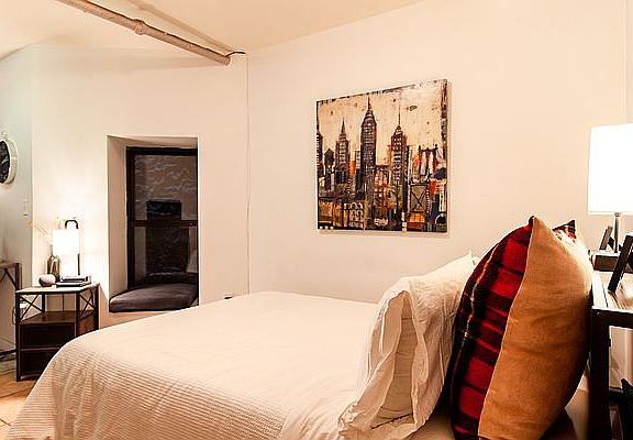 4th image of 307 E 91st St #1B