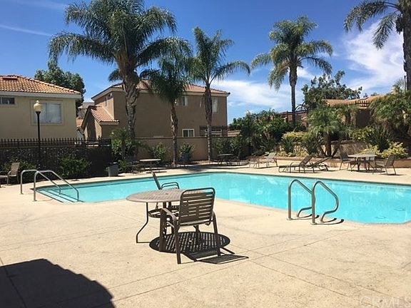 5th image of 831 La Paz Cir