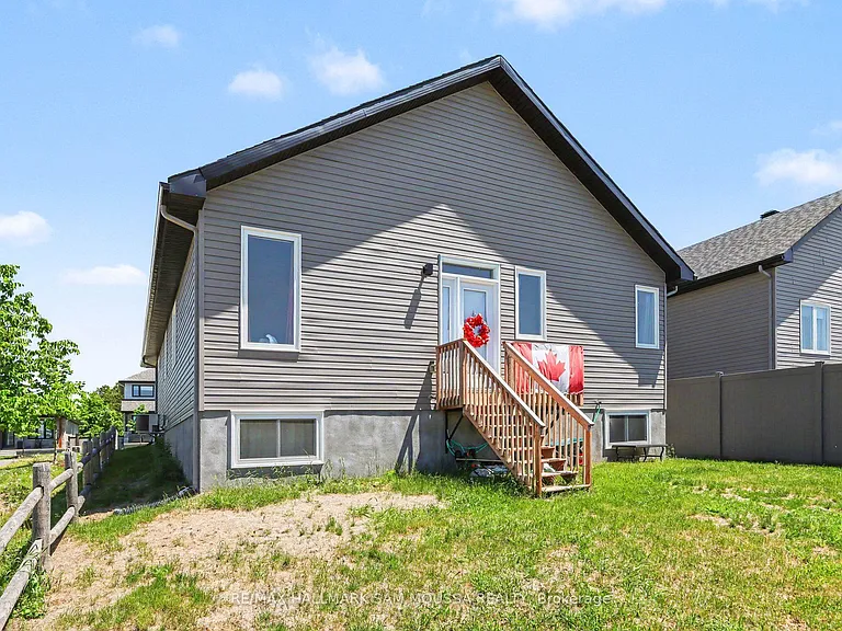 656 Bracewell St — Photo 26