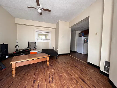 390 Forest Avenue Photo 1