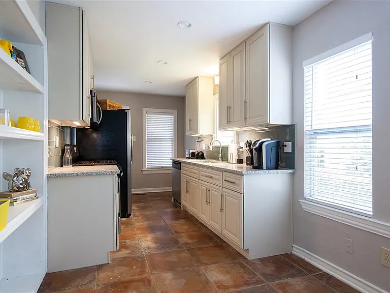 5946 Morningside Ave — Photo 4