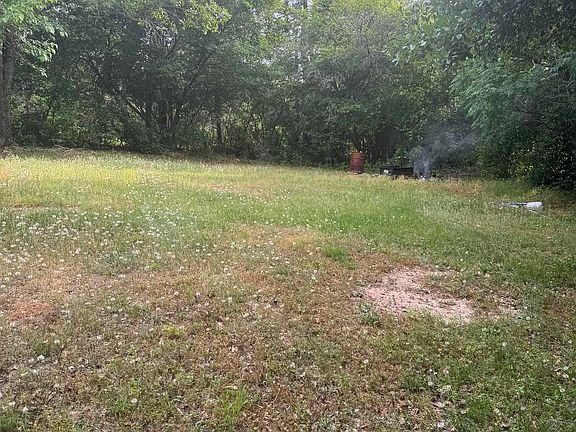 3rd image of 1010 Calvary Church Rd