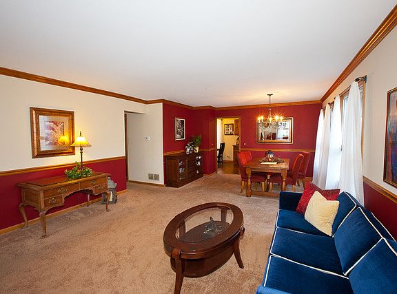 5th image of 599 Cortland Dr