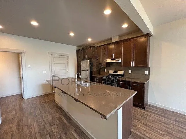 2200 Greenview Cir #1 — Photo 10