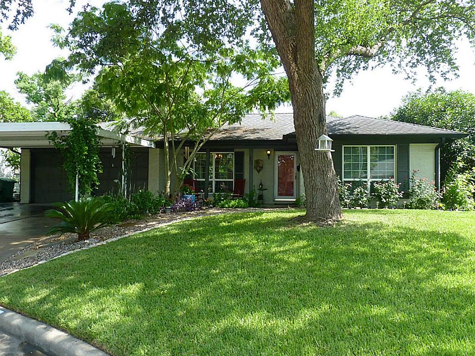Welcome home to 9634 Carousel Lane located in the heart of most desired Spring Branch. LOCATION, LOC