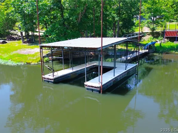 33654 Navaho Point Rd, Stover, MO 65078