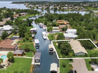 4439 Vista Ln, Lynn Haven, FL 32444