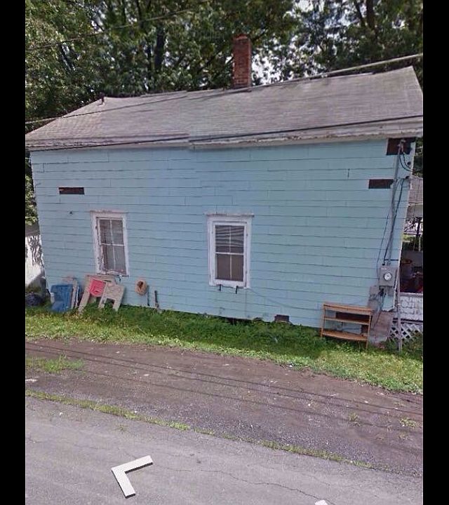 2nd image of 28 Spring St