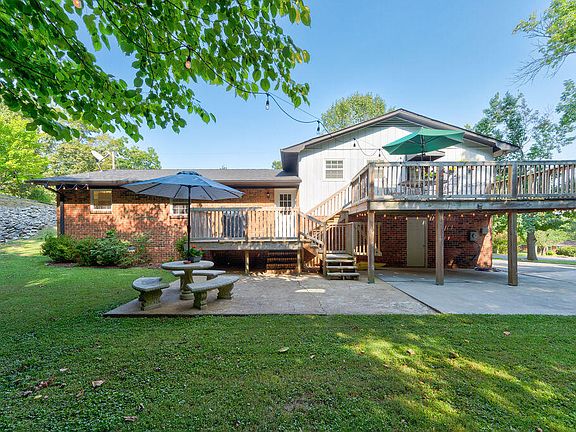 4th image of 3611 Belmont Cir NW