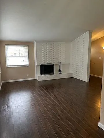 919 Melrose Dr — Photo 3