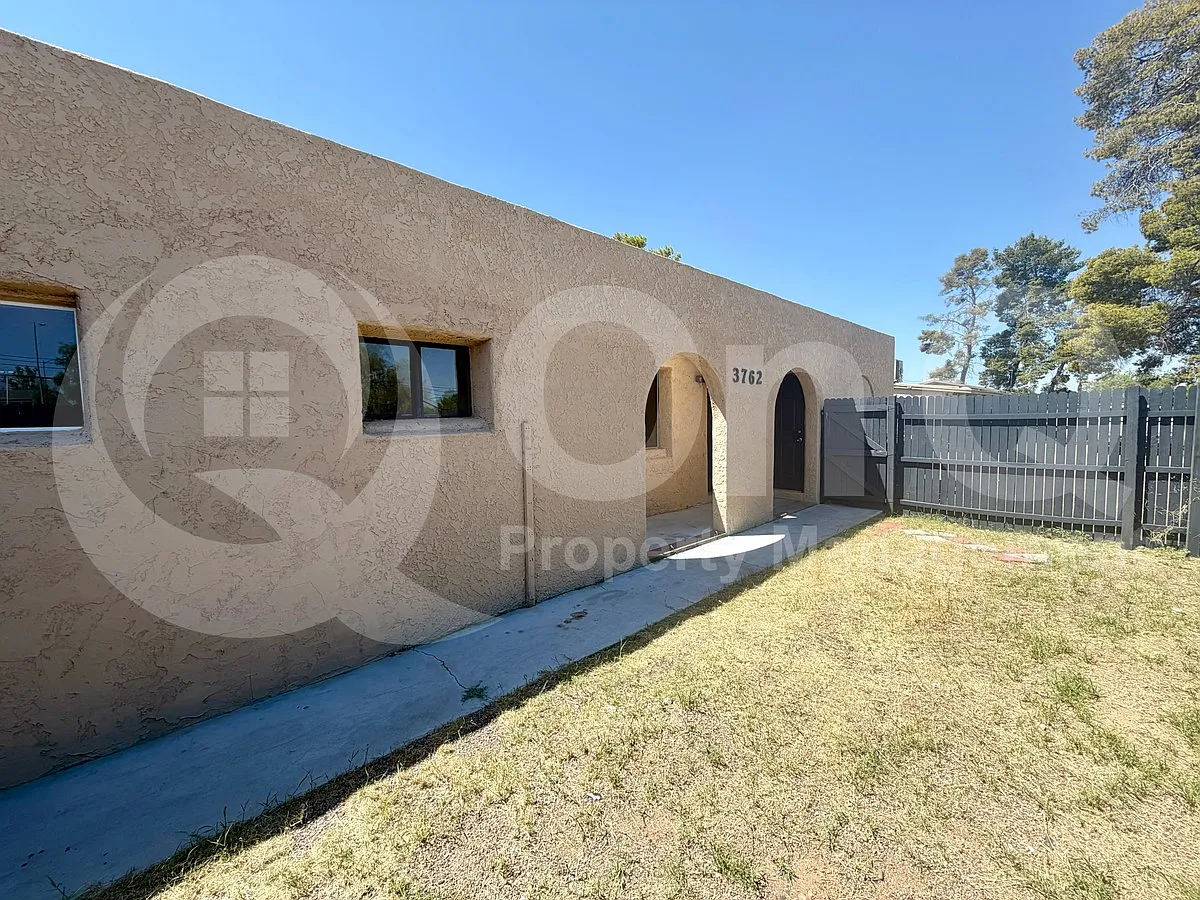 3 bed, 1.5 bath, 1221 sqft, $1,575 — Photo 2