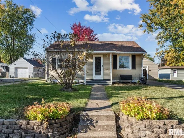 1304 S 10th St, Clinton, IA 52732