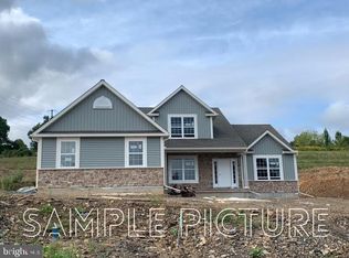 1028 River Crest Dr #14, Reading, PA 19605