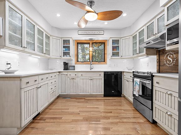 15th image of this home