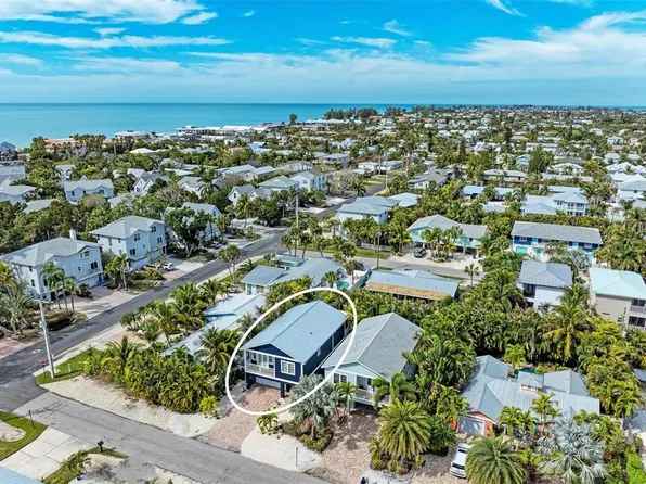 300 62nd St, Holmes Beach, FL 34217