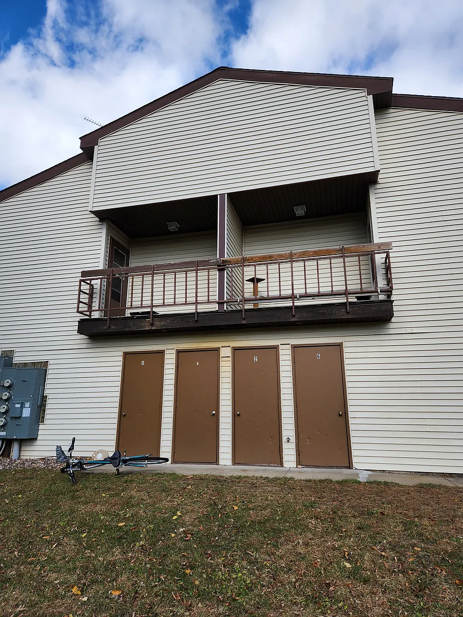 Building Photo - 413 S 3rd St #7