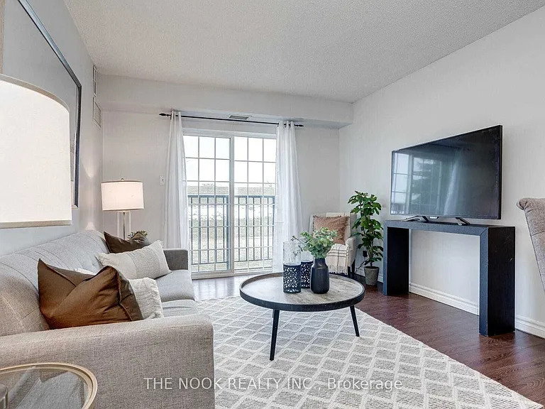 90 Aspen Springs Dr #109 — Photo 2