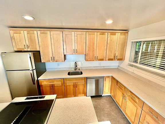 5th image of 1711 Blake St #1A