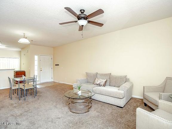 4th image of 802 Scrub Jay Dr
