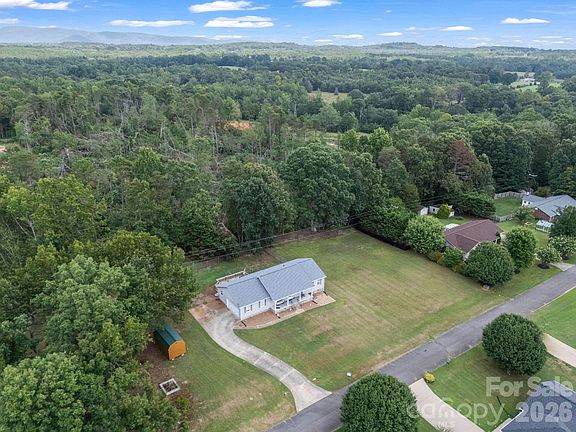 3rd image of 266 Asheland Dr