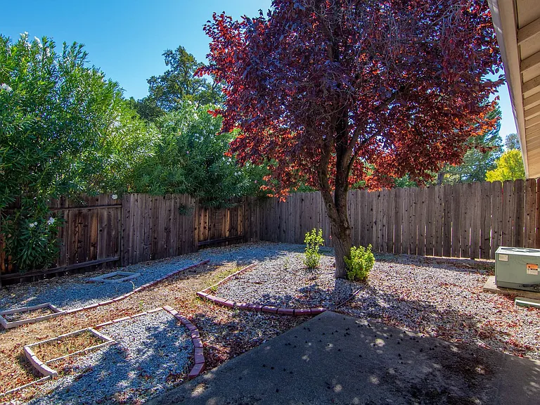 847 Cally Ct — Photo 18
