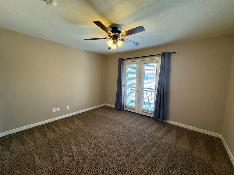 1147 E Cedar St — Photo 16