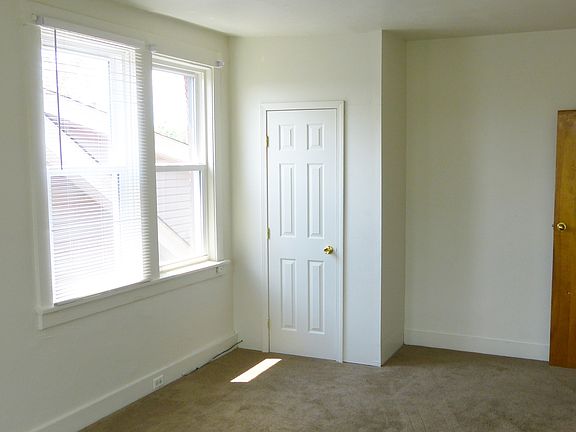 1st bedroom