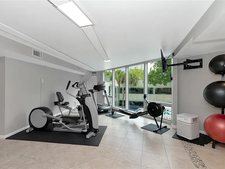 1111 N Gulfstream Ave #1A — Photo 42