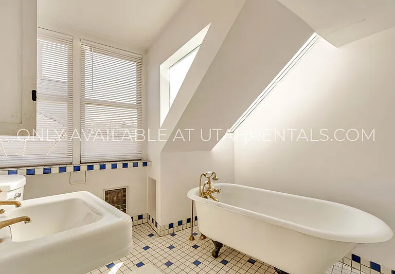 1218 E 600 S — Photo 14