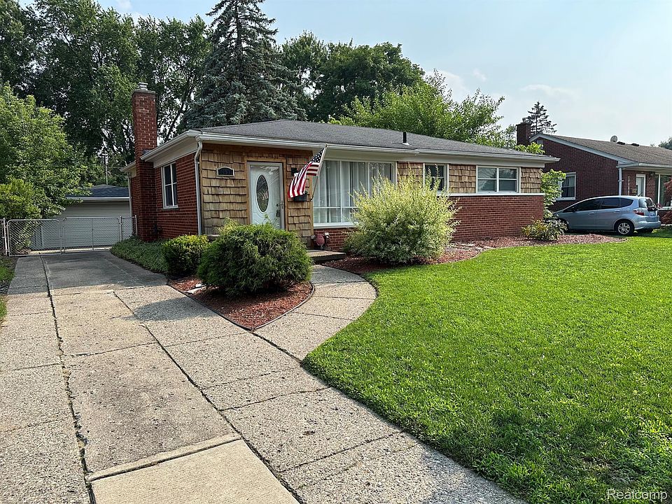 1st image of 34933 Parkdale St