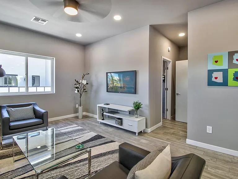 2727 E Thomas Rd #5 — Photo 41