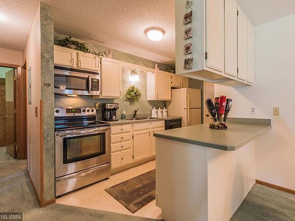 3rd image of 14235 44th Pl N APT 2